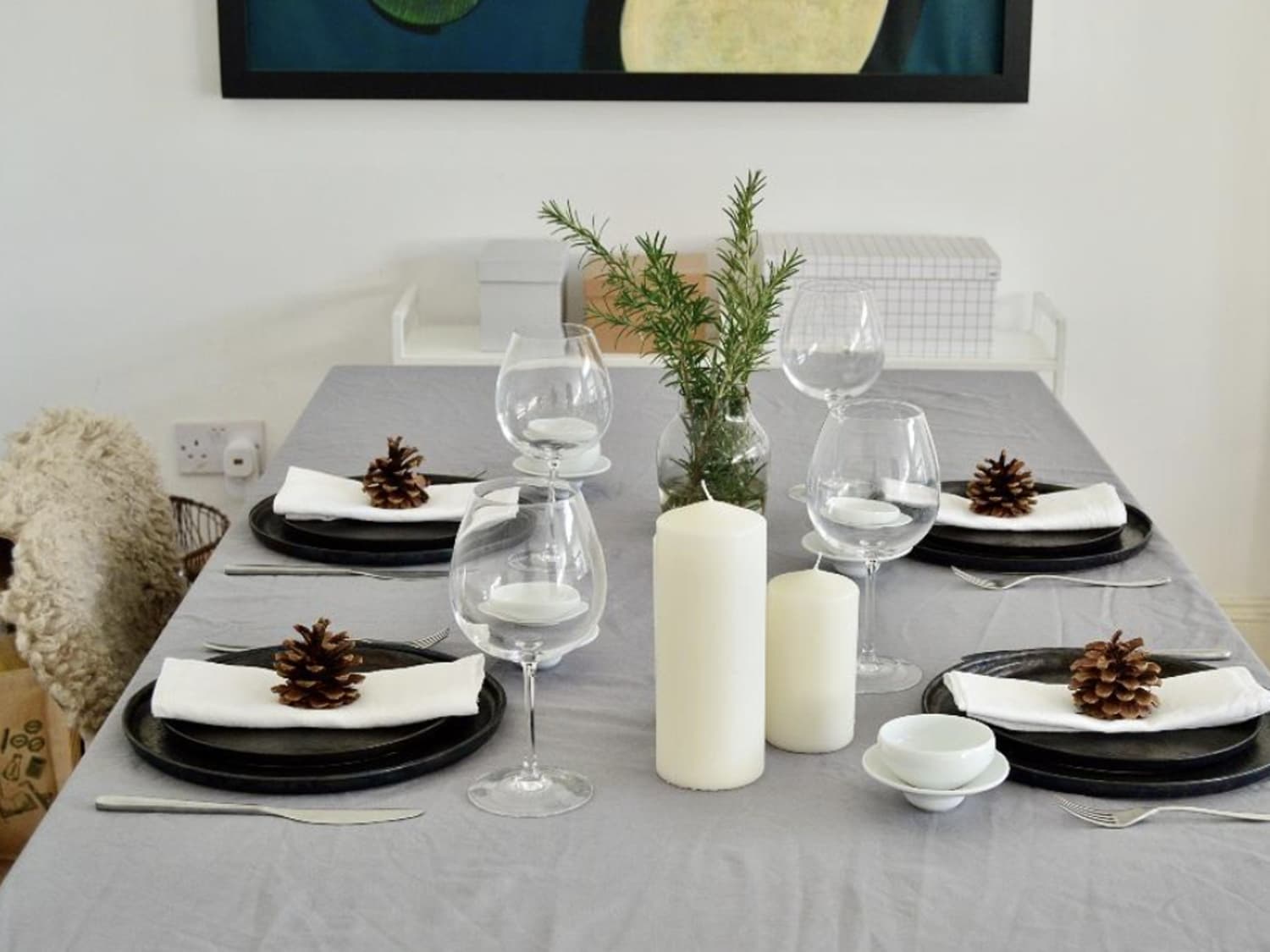 Tablecloths for small outlet tables